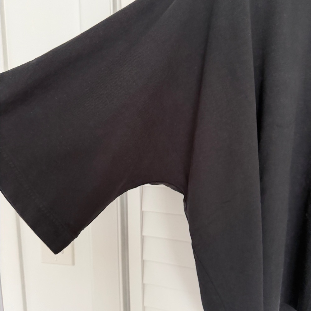 NWOT Yeezy Gap Engineered by
Balenciaga Logo No Seam Crop Tee - Picture 4 of 5